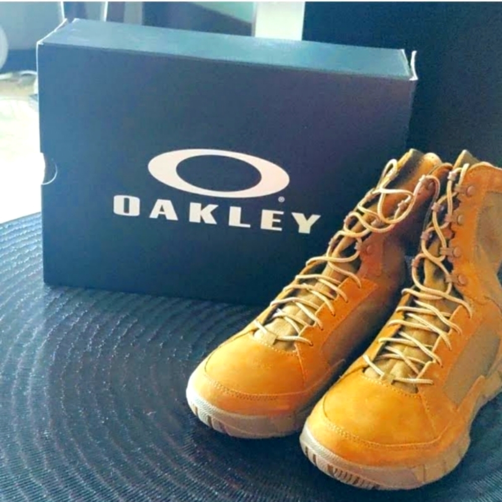 Oakley combat boots